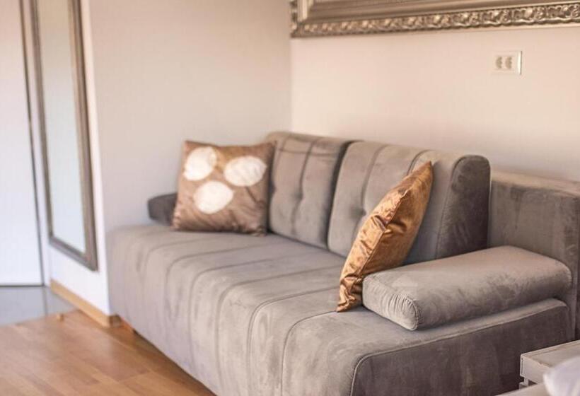 آپارتمان 1 خوابه با بالکن, Bed And Brekfast Donatella