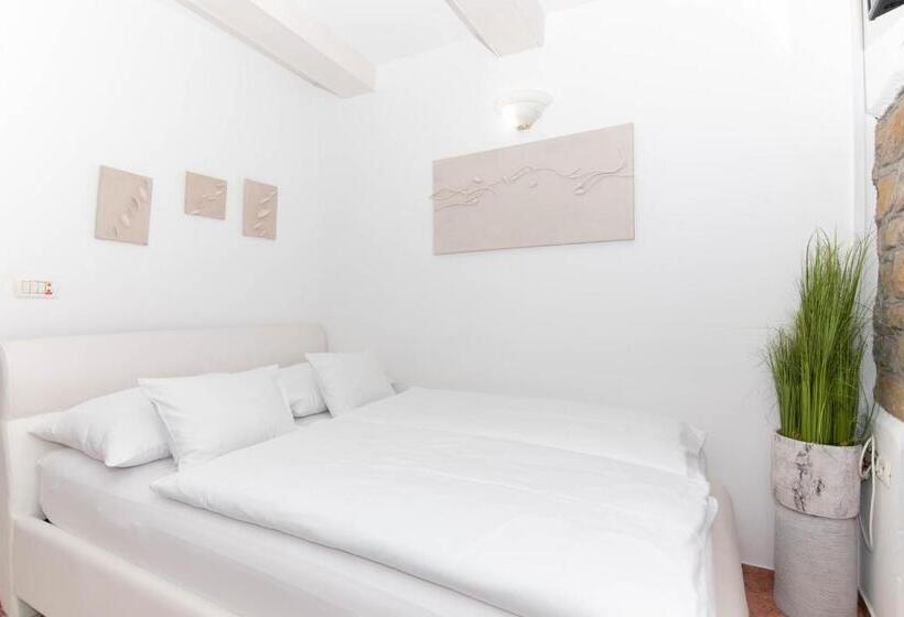 اتاق استاندارد, Bed And Brekfast Donatella