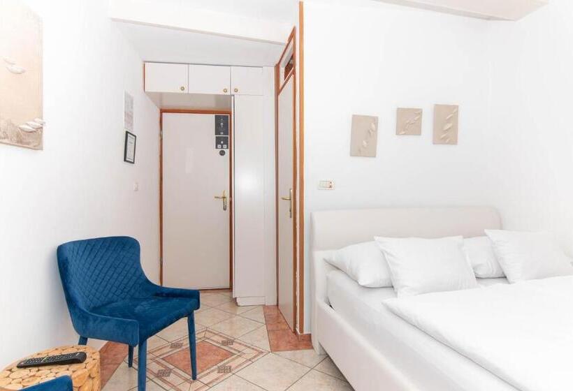 اتاق استاندارد, Bed And Brekfast Donatella