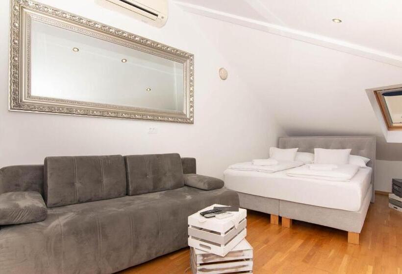 آپارتمان 1 خوابه با بالکن, Bed And Brekfast Donatella