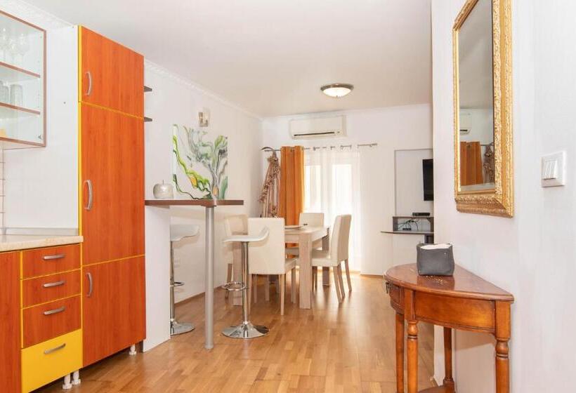 سوییت لوکس, Bed And Brekfast Donatella