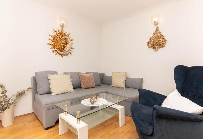 سوییت لوکس, Bed And Brekfast Donatella