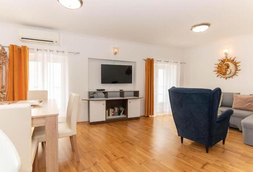 سوییت لوکس, Bed And Brekfast Donatella