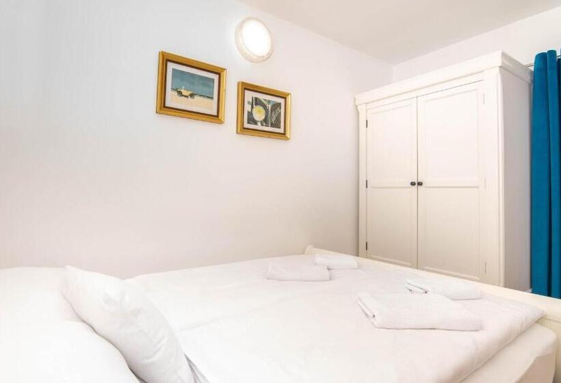 سوییت لوکس, Bed And Brekfast Donatella