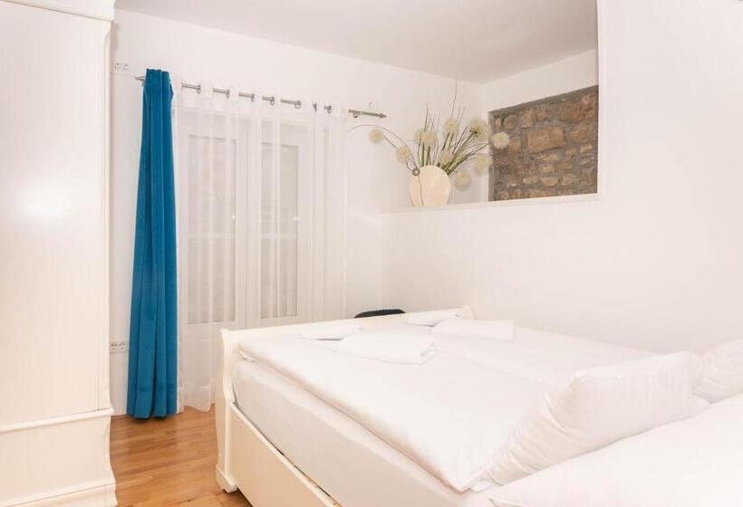 سوییت لوکس, Bed And Brekfast Donatella