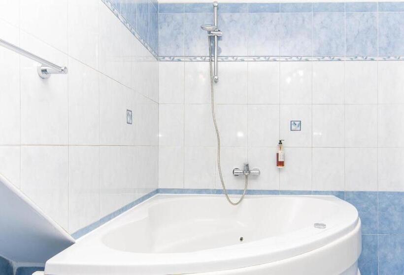 سوییت لوکس, Bed And Brekfast Donatella