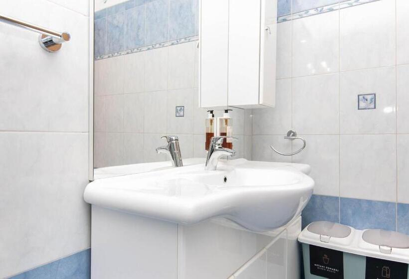 سوییت لوکس, Bed And Brekfast Donatella