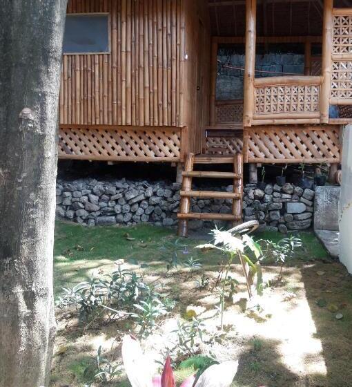 اتاق استاندارد با چشم‌انداز باغ, Bugoy Bikers Hostel