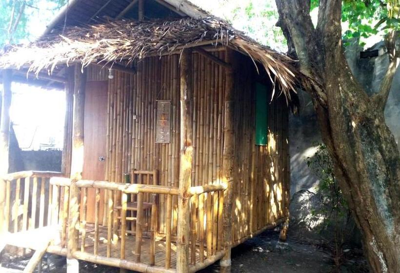 اتاق استاندارد با چشم‌انداز باغ, Bugoy Bikers Hostel