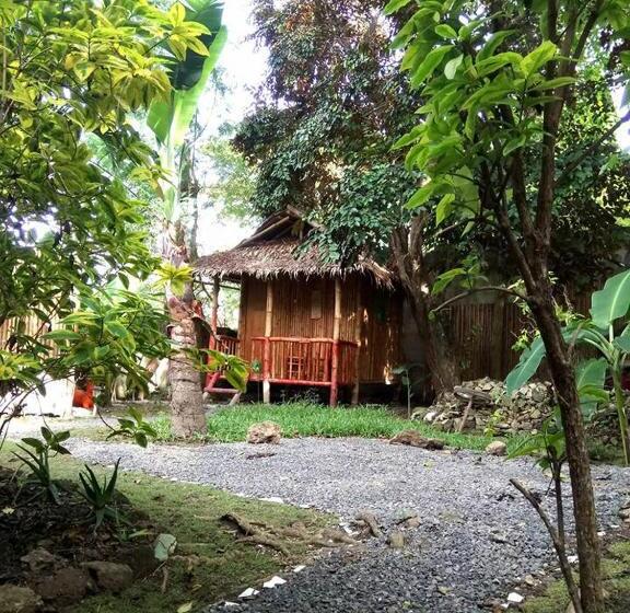 اتاق استاندارد با چشم‌انداز باغ, Bugoy Bikers Hostel