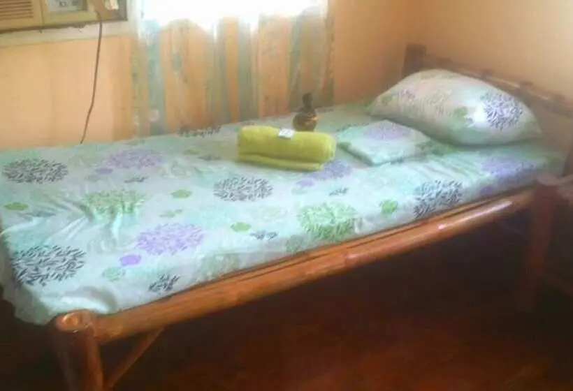 تختخواب در اتاق مشترک, Bugoy Bikers Hostel