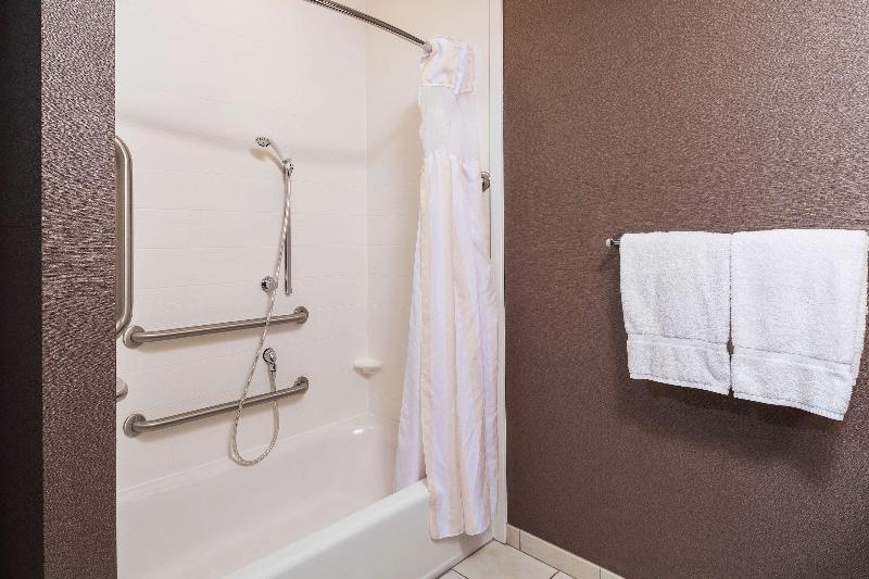 اتاق اکونومی, Bugoy Bikers Hostel