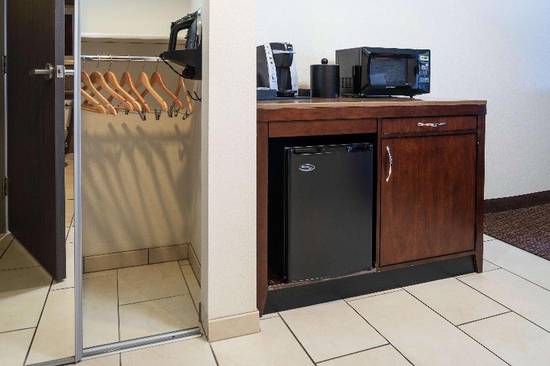 اتاق اکونومی, Bugoy Bikers Hostel