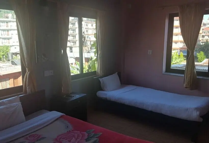 اتاق لوکس, Donosti Pokhara