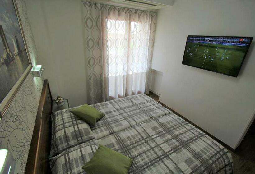 اتاق استاندارد با بالکن و چشم‌انداز دریا, Pension Silvia