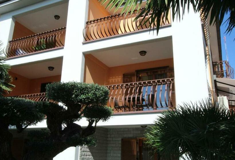 اتاق استاندارد با بالکن و چشم‌انداز دریا, Pension Silvia