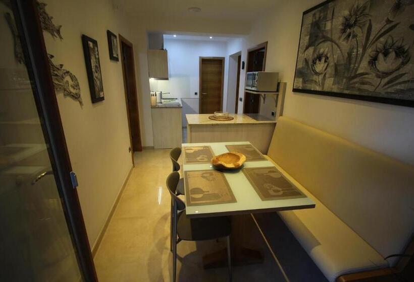 آپارتمان 2 خوابه, Pension Silvia