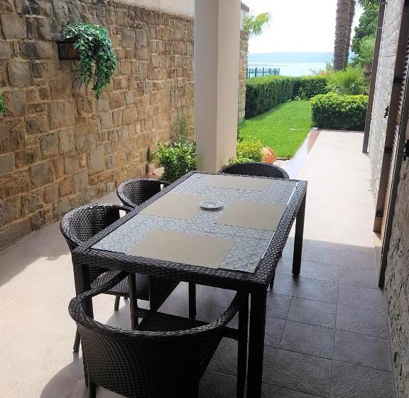 آپارتمان 2 خوابه, Pension Silvia