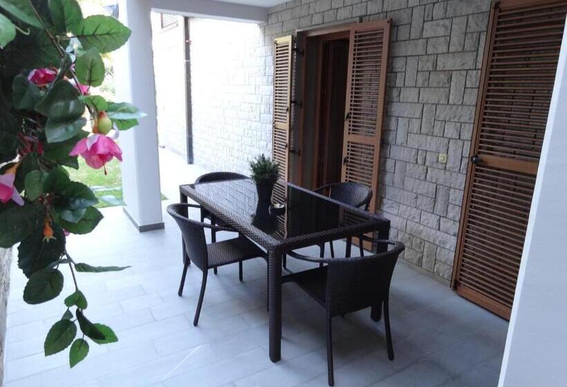 آپارتمان 2 خوابه, Pension Silvia