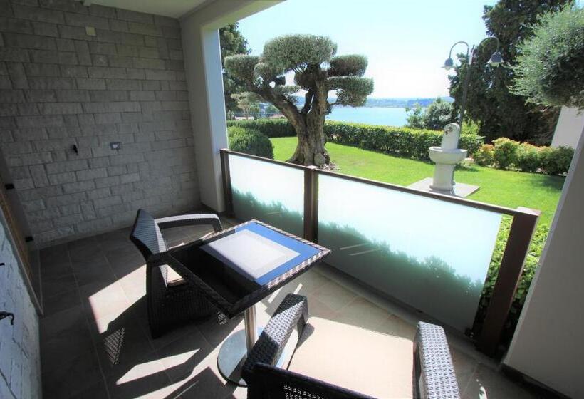 اتاق استاندارد با چشم‌انداز دریا, Pension Silvia