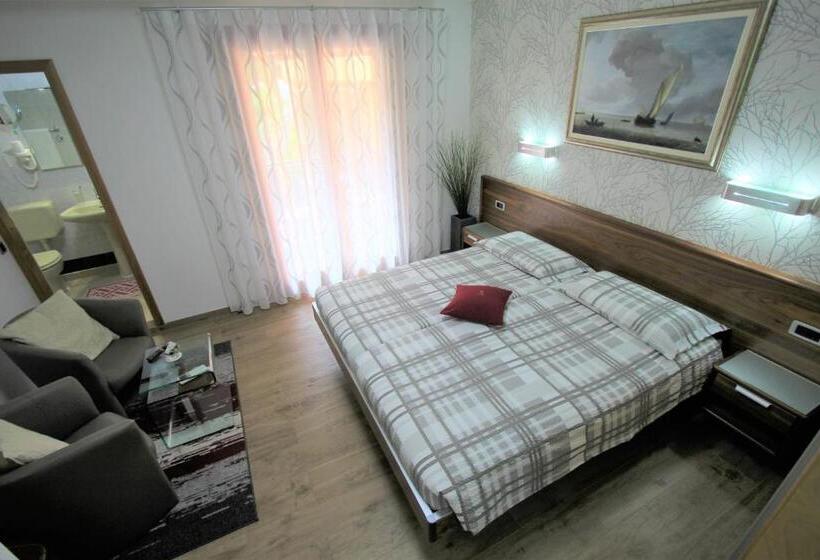 اتاق استاندارد با بالکن, Pension Silvia