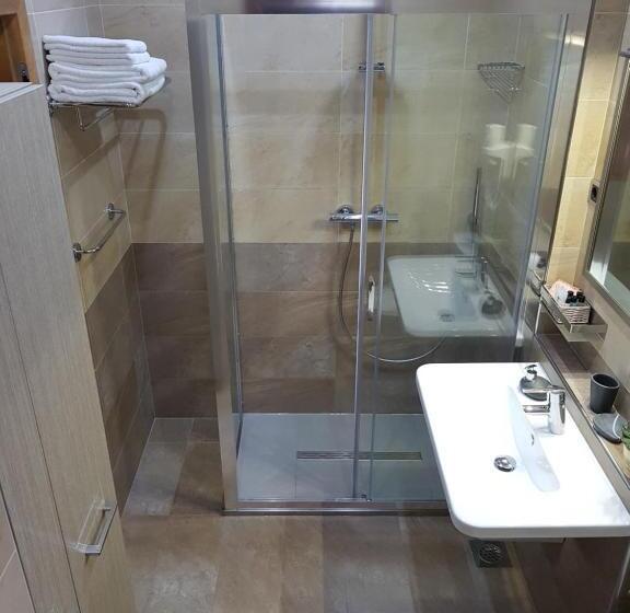 اتاق لوکس با بالکن, Pension Silvia