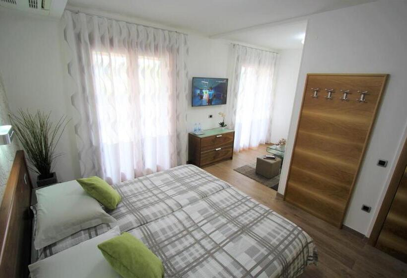 اتاق لوکس با بالکن, Pension Silvia