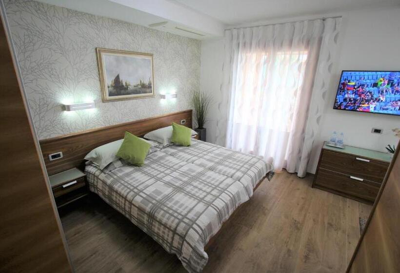 اتاق لوکس با بالکن, Pension Silvia