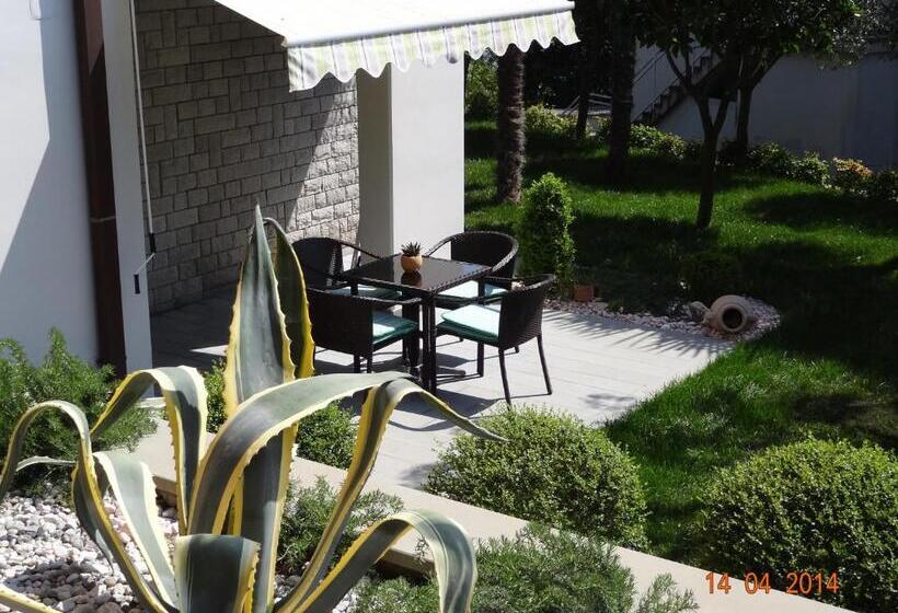 آپارتمان 1 خوابه با چشم‌انداز دریا, Pension Silvia