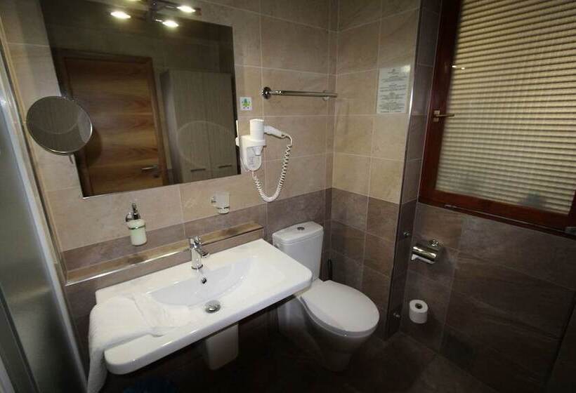 اتاق پرمیوم با چشم‌انداز دریا, Pension Silvia