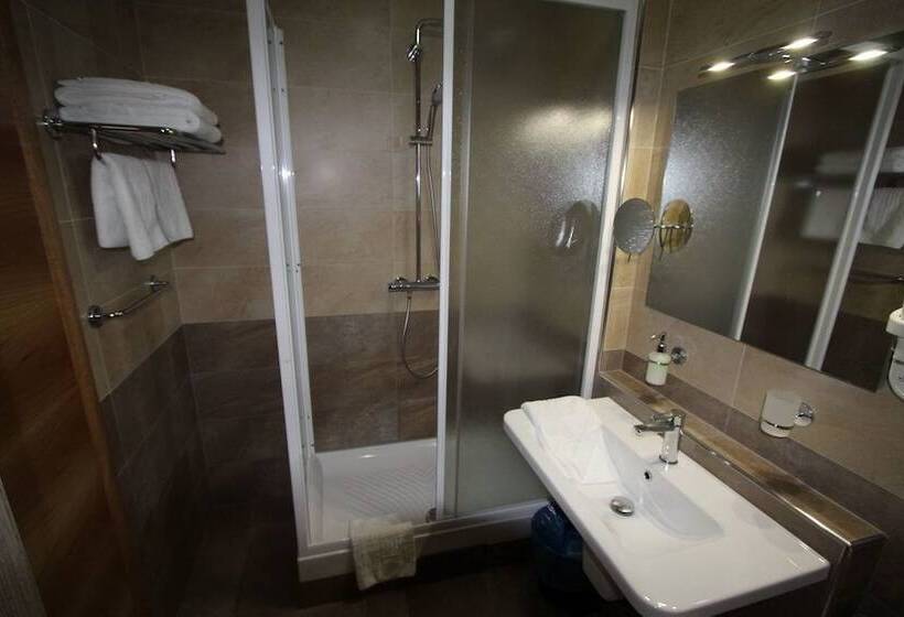 اتاق پرمیوم با چشم‌انداز دریا, Pension Silvia