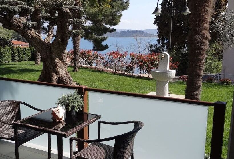 آپارتمان 1 خوابه با چشم‌انداز دریا, Pension Silvia