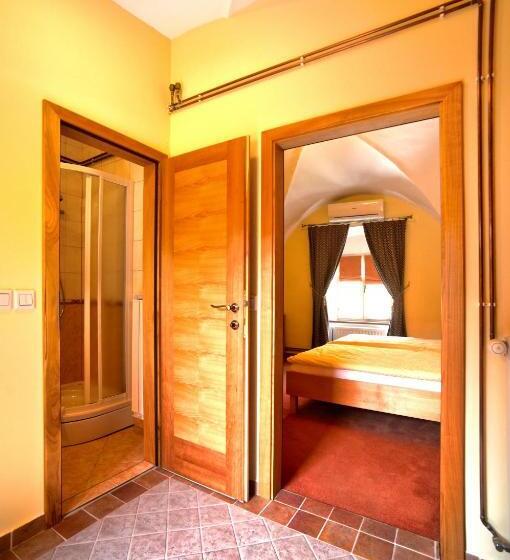 اتاق استاندارد با بالکن, Bed & Breakfast šilak