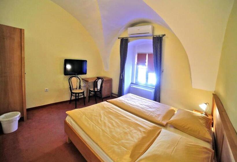 اتاق استاندارد با بالکن, Bed & Breakfast šilak