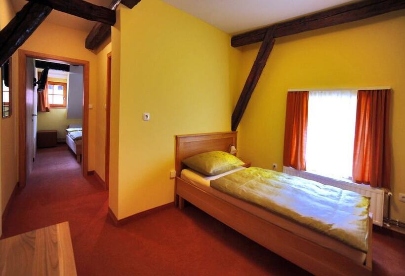 اتاق راحتی سه تخته, Bed & Breakfast šilak