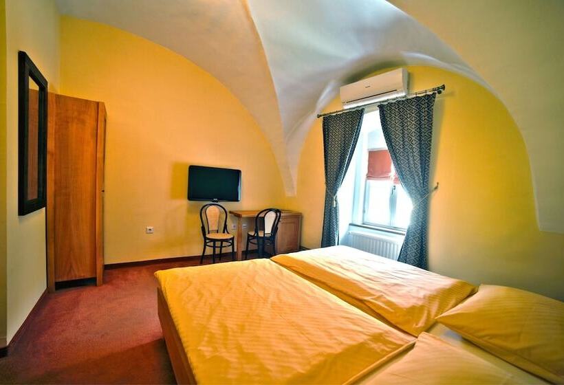 اتاق استاندارد با بالکن, Bed & Breakfast šilak