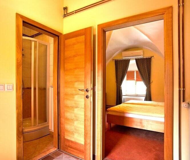 اتاق استاندارد با بالکن, Bed & Breakfast šilak