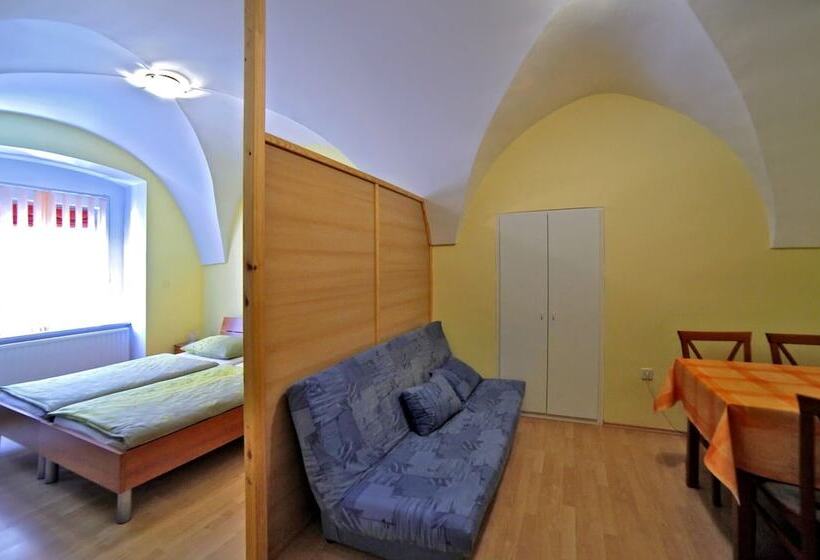 آپارتمان 2 خوابه, Bed & Breakfast šilak