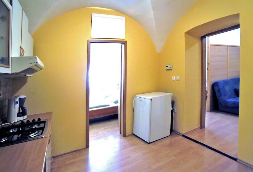 آپارتمان 2 خوابه, Bed & Breakfast šilak