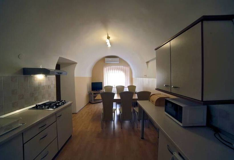 آپارتمان 2 خوابه, Bed & Breakfast šilak