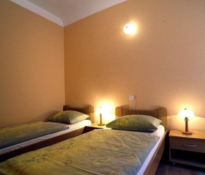 آپارتمان 2 خوابه, Bed & Breakfast šilak