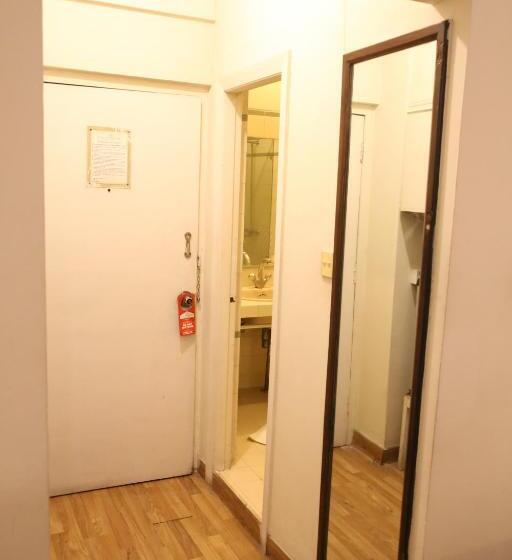 Deluxe Room, Carlton Tower Hotel Lahore