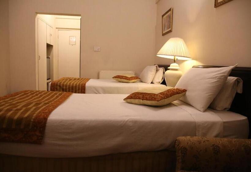Deluxe Room, Carlton Tower Hotel Lahore