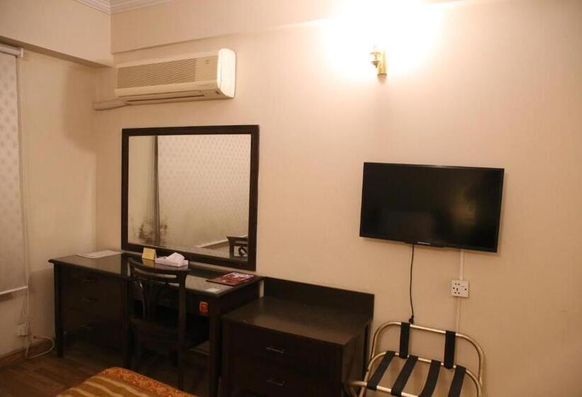 Deluxe Room, Carlton Tower Hotel Lahore