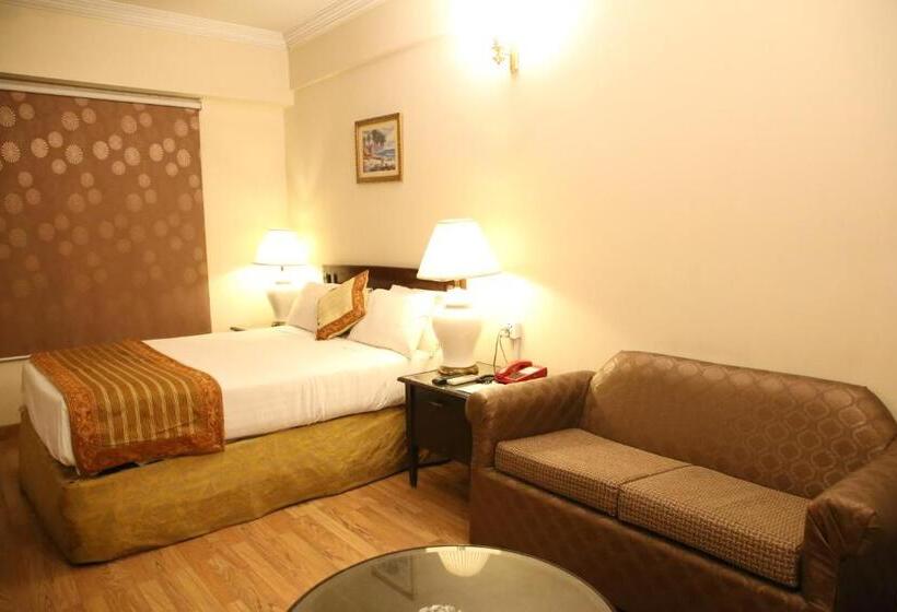 Deluxe Room, Carlton Tower Hotel Lahore