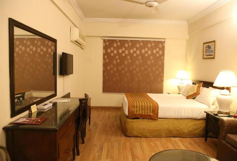 Deluxe Room, Carlton Tower Hotel Lahore