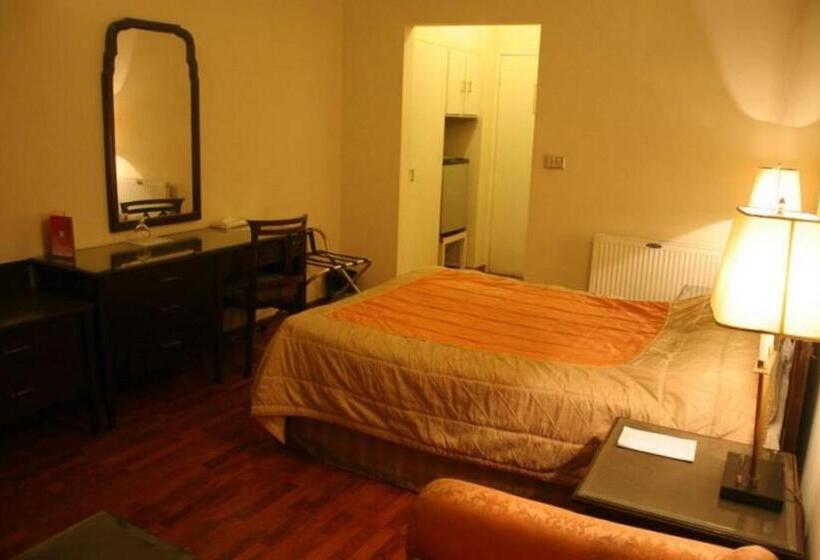 Deluxe Room, Carlton Tower Hotel Lahore
