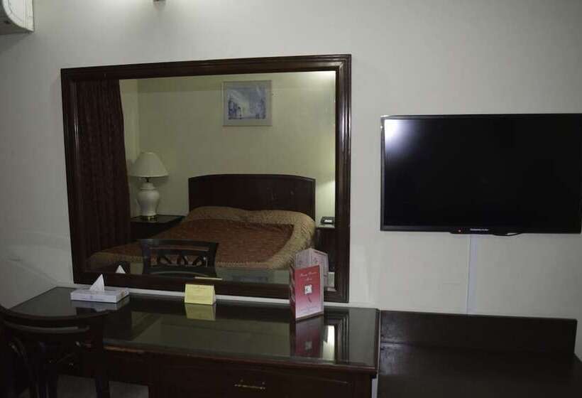Standard Room, Carlton Tower Hotel Lahore