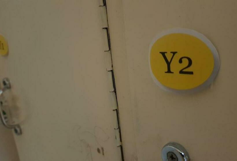 מיטה בחדר משותף, Crossroads Hostel Manila