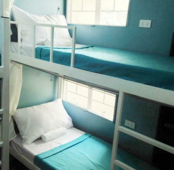 מיטה בחדר משותף, Crossroads Hostel Manila